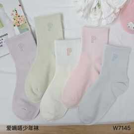 爱嘀嗒26秋冬新款少年袜暖色系P图案款中筒袜韩版女童潮袜无骨袜