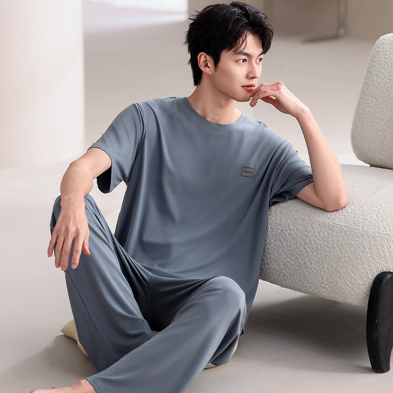 01Q1790 남성