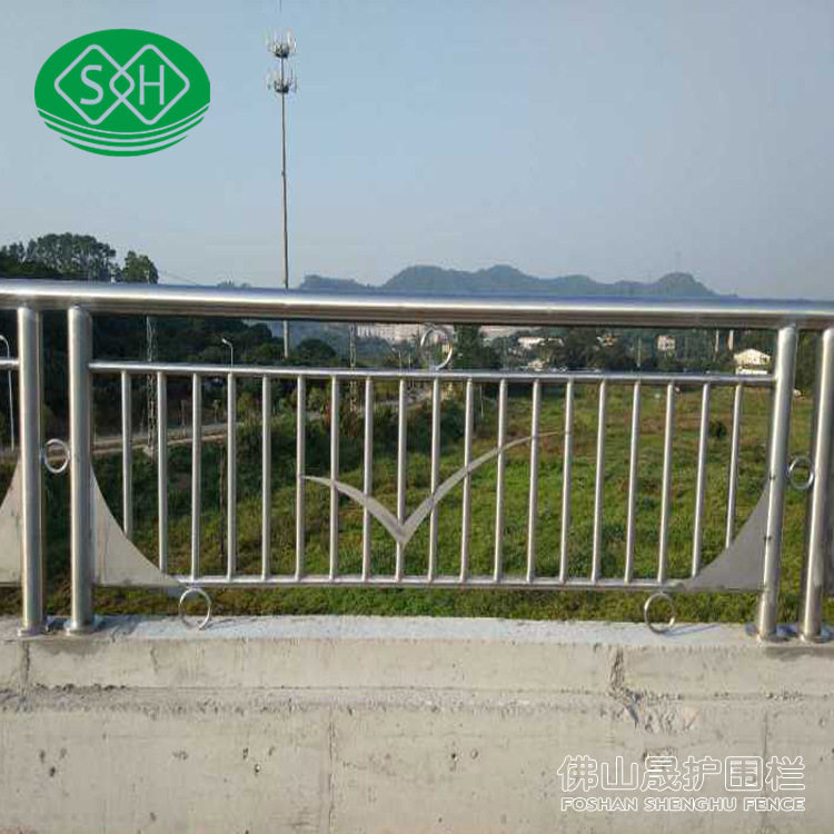 桥梁景观防撞栏杆 304不锈钢复合管护栏天桥人行道灯光围栏定制