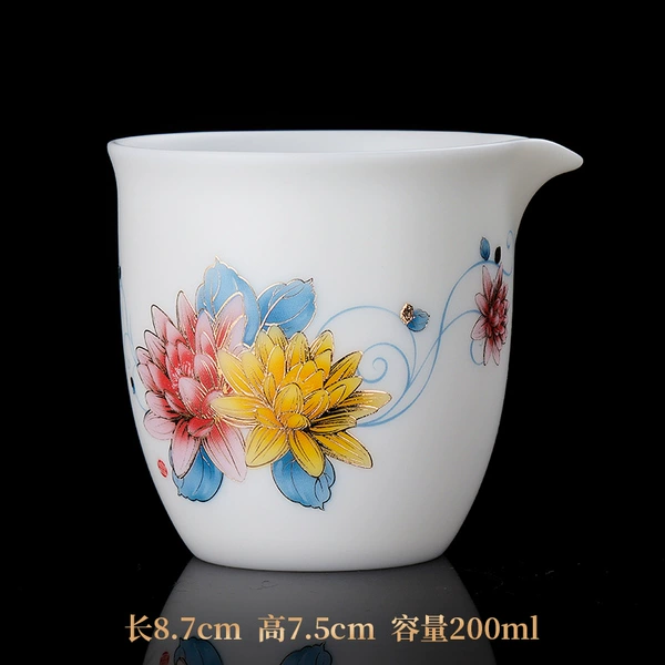 [倾国倾城羊脂玉瓷公道杯-徐月兰]