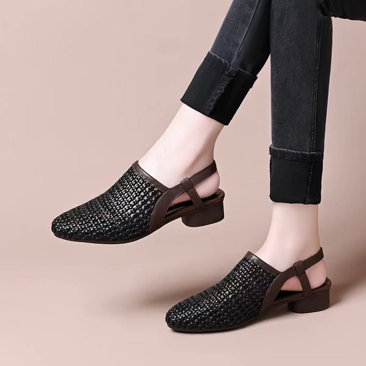 Sandalias de mujer 2026 popularidad en línea de verano con sandalias de tacones gruesos, zapatos de agujero de agujero de aire vacío