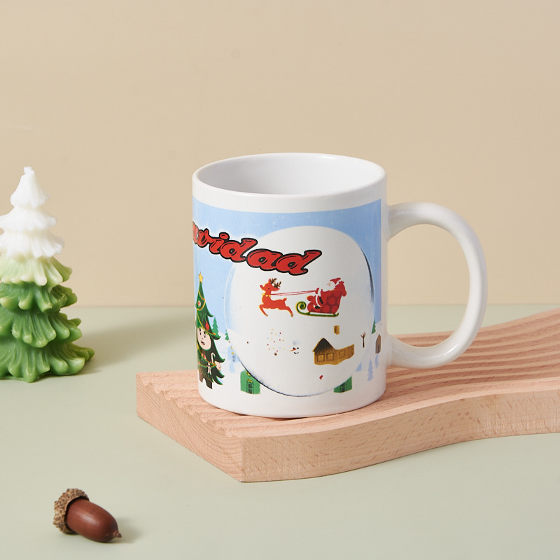 Comercio exterior al por mayor varios estilos de tazas de cerámica de Navidad juegos de regalo de mano de vacaciones tazas de café caseras tazas de agua