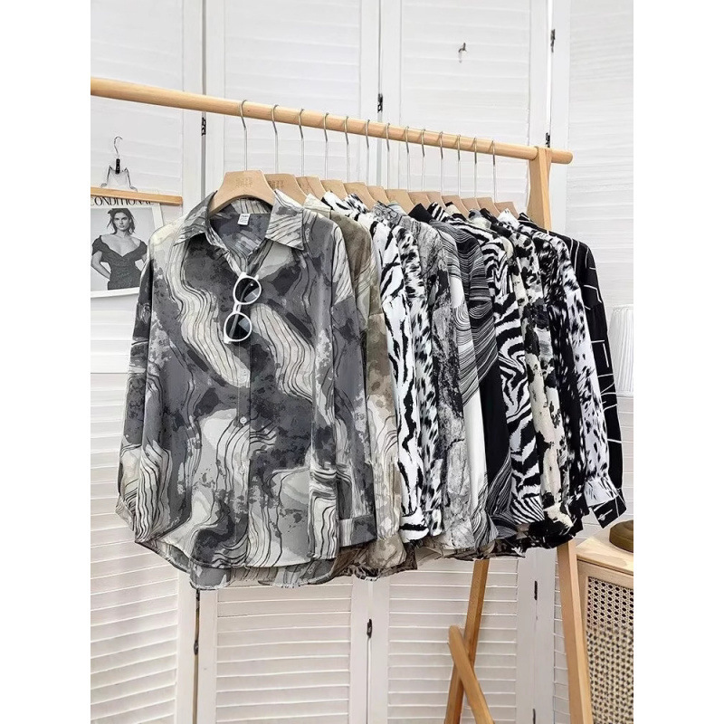 Vintage Ink Leopard Print Long Sleeve Shirt for Women, Hong Kong Style, Petite Outerwear Sunscreen Shirt, Loose Fit for Spring and Autumn