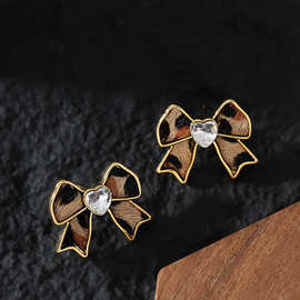 跨境时尚精致个性天然马毛豹纹蝴蝶结耳钉爱心锆石耳环高级感耳饰