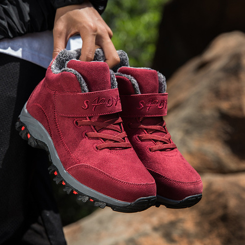 New winter men's shoes with extra warm and thick cotton, men's warm-keeping sports shoes, Korean style fashionable casual shoes, large size