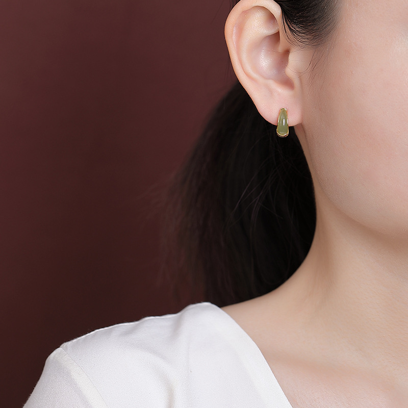 Bông tai kẹp bạc S925 mạ vàng đính đá sapphirine phong cách Trung Hoa ống cong — một cặp