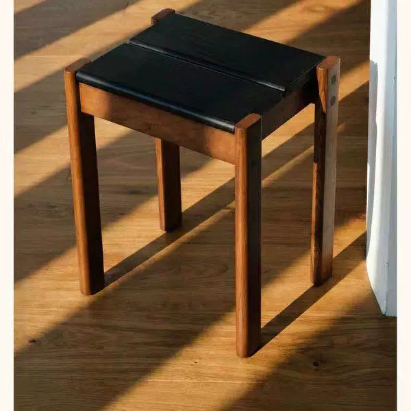 French-style retro solid wood stool for home use, square stool, antique-style, high-end living room tea table, shoe-changing stool, thickened low stool, dining table stool