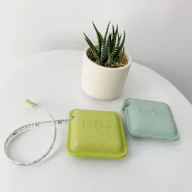 女式针织衫;羽绒服;小西装