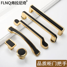 �ڽ����ݽ�ɫ�¹��������ִ���Լ������Ӱ��ֱ�ŷ�ߵ�����С����