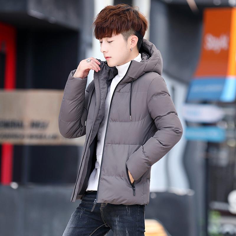 Abrigo corto de algodón acolchado para hombres 2022 Invierno nuevo abrigo de algodón acolchado para hombres jóvenes Abrigo coreano delgado de algodón acolchado con capucha engrosada