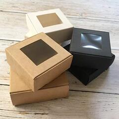 在庫直販 ギフトボックス 正方形 透明窓付き 牛革風白カード ジュエリーギフトボックス 包装箱 卸売 カスタム