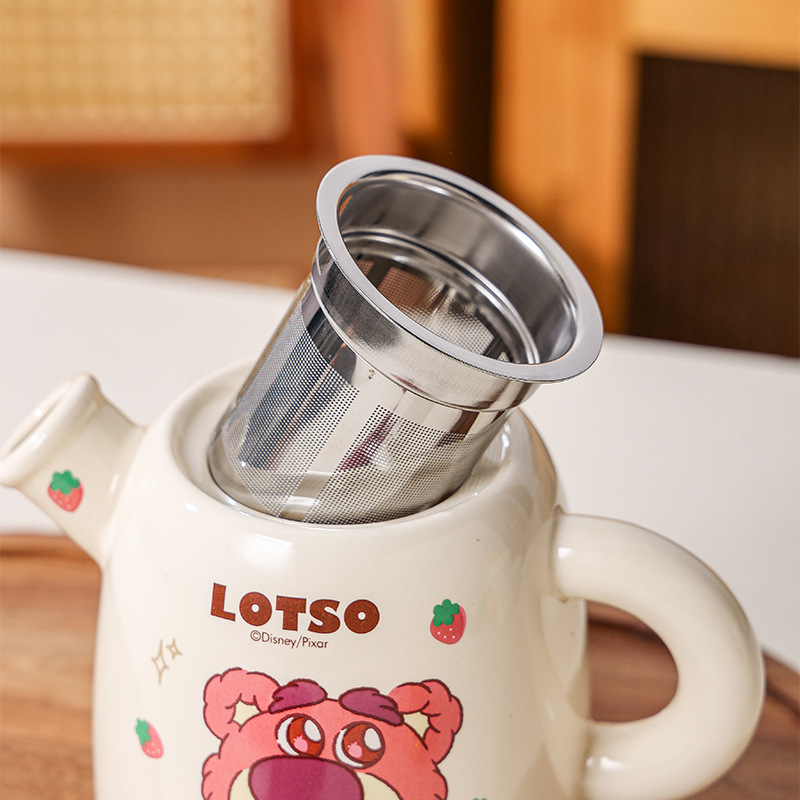 Disney Strawberry Xiong Jinchu tetera una olla de cuatro tazas con bandeja caja de regalo set de té regalo ligero lujo