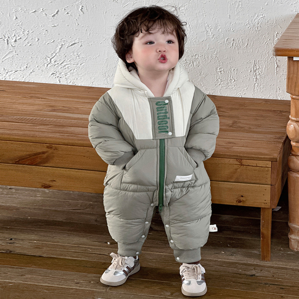 Ropa de una pieza coreana de color de contraste al aire libre para bebés y niños pequeños Ropa de exterior acolchada de terciopelo para hombres y bebés