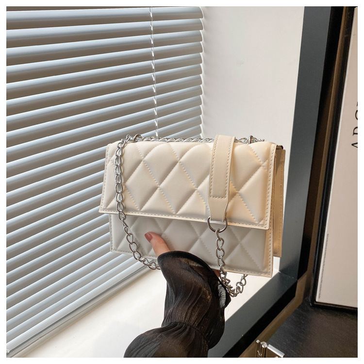 The 2024 autumn new French niche design chain small square bag, a fashionable macaron color single-shoulder crossbody bag undefined