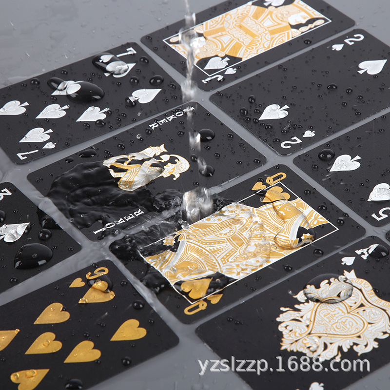 Marca de fábrica al por mayor naipes de alta gama engrosado y duro plástico PET impermeable y resistente al plegado naipes negros de oro y plata
