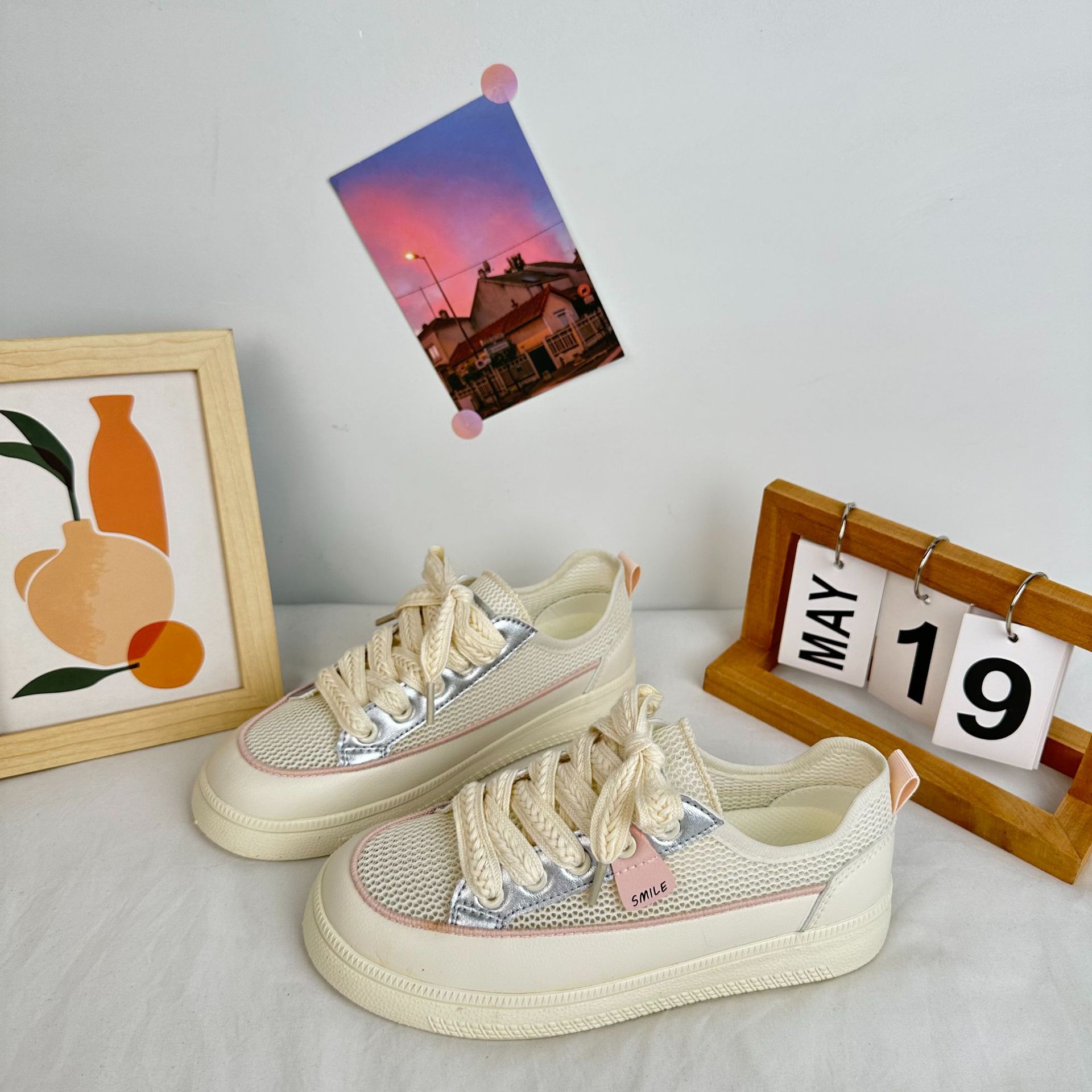 Yuanbo2024 verano nuevo tipo de malla transpirable zapatos blancos de mujer coreana versátil callejera Harajuku zapatos de skate de mujer image 4