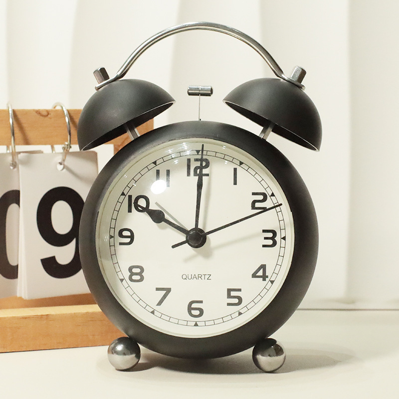 4.5inch European-Style Retro Alarm Clock Bb Sound Alarm Silent Pointer Quartz Desk Clock Abs Creative Student Night Light Desk Clock