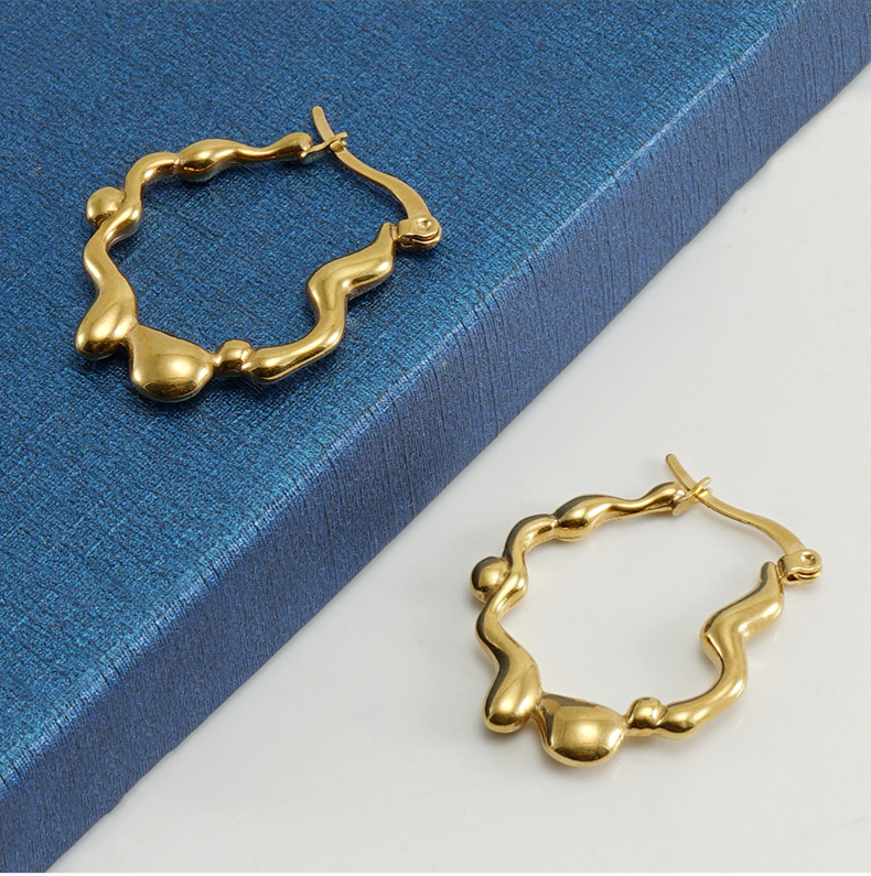 1 Pair Fashion Waves Irregular Stainless Steel 18k Gold Plated Hoop Earrings display picture 3