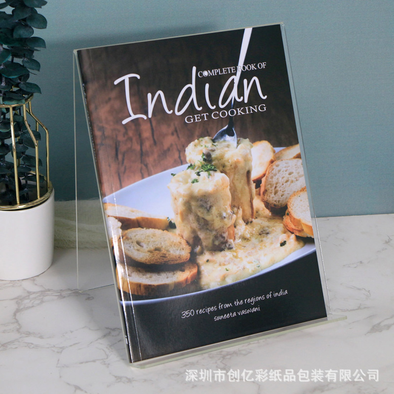 テーブル食器のサンプルプレート間の撮影装飾書ホテルレストランのグルメカフェの装飾はページをめくることができます。|undefined