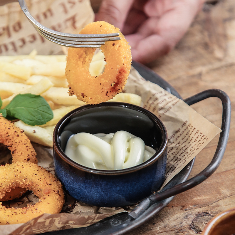 Export Ceramic Kiln-Changed Sauce Cups, Tea Cups, Dipping Saucers, Steak Sauce Cups for Western Restaurants, and Creative Tomato Sauce Cups with Strainer Designs