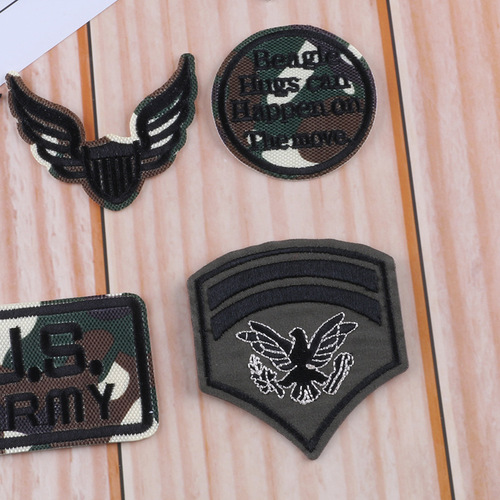 Strawberry computer embroidery label digital cloth badge camouflage letter clothing accessories patch patch seal embroidery cloth patch