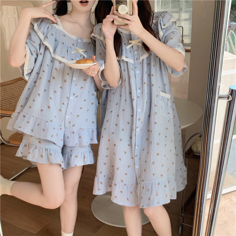 Real Shot 2022 Summer Sweet Floral Korean Style Lace Ruffles Loose Comfortable Home Clothes Short Sleeve Nightgown Set for Women