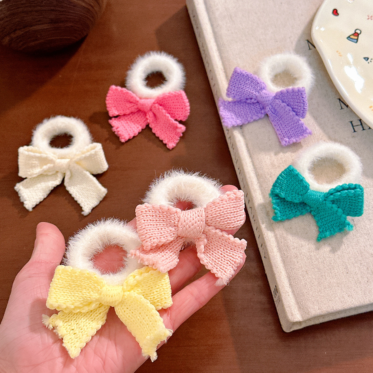 Cute universal hairgrip with bow