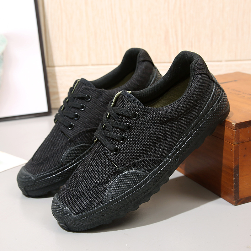 Double-layer slip-resistant and breathable work shoes for construction, farmland, labor, safety, military training, low-top rubber-soled shoes