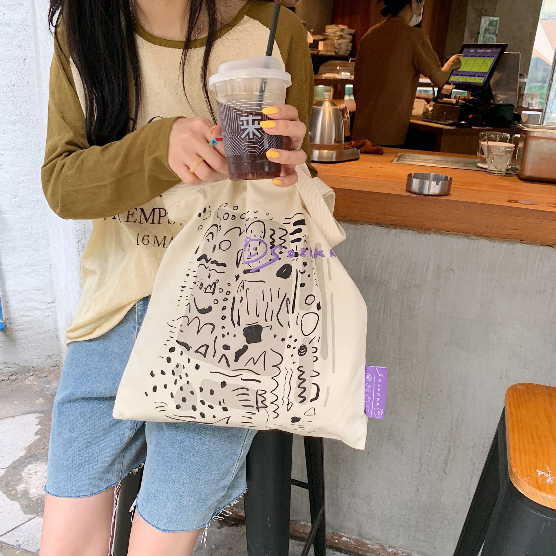 【 In Stock 】26102 letter graffiti printed canvas bag, large-capacity single-shoulder hand-carry shopping bag Tote from South Korea undefined
