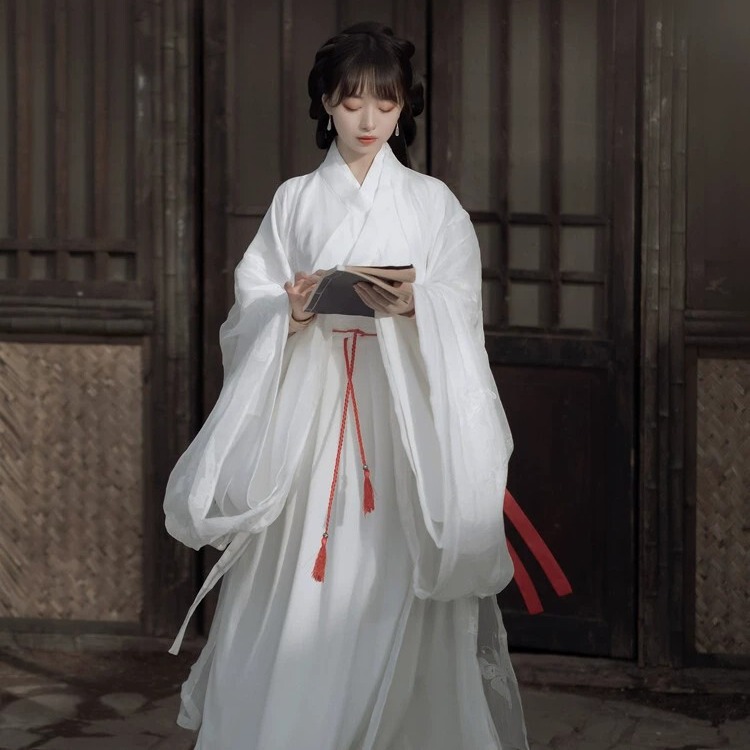 In-Stock Manufacturer Design Hanfu Frost Snow Wei and Jin Dynasty Style Waist-Length White Divine Girl Sleeve Non-Traditional Costume 3m Hem