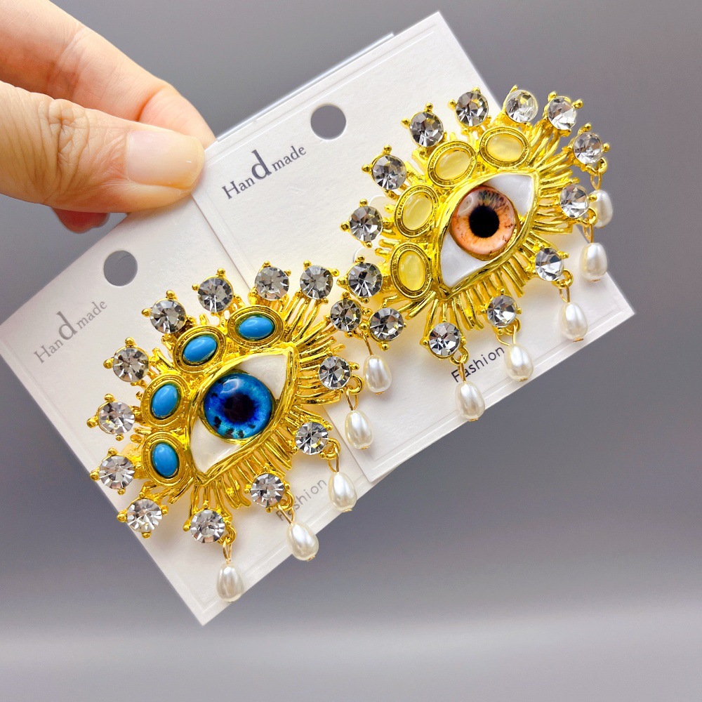 Broche élégante en filigrane médiéval avec émail baroque cristaux_voghion.com