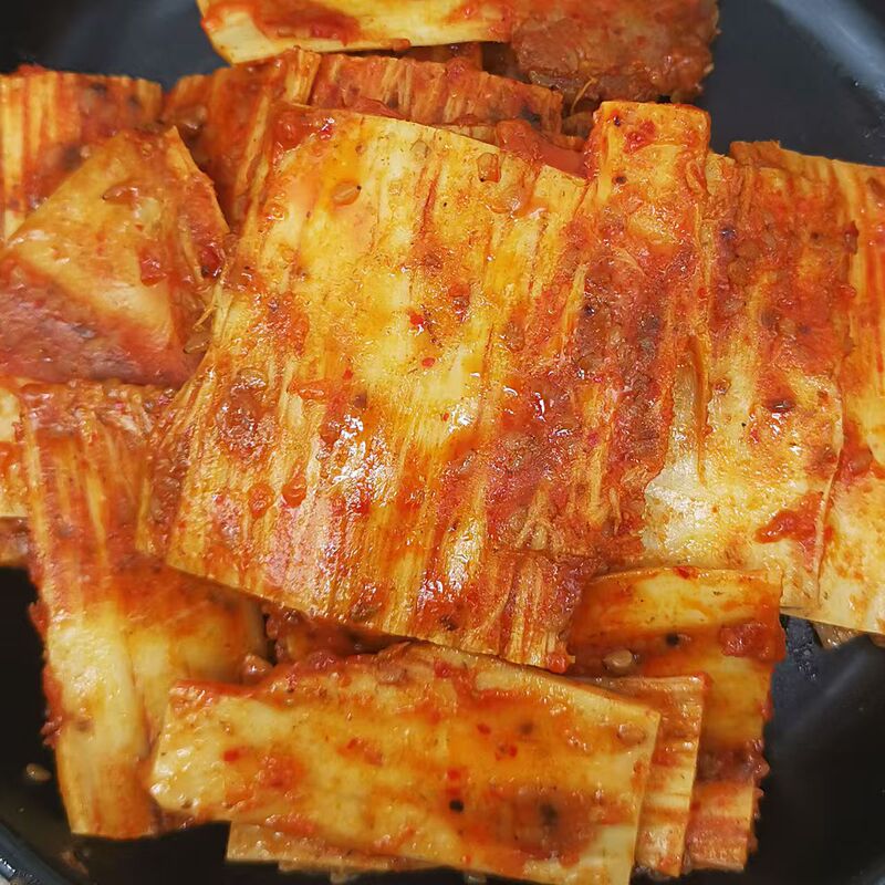 牛すじ、牛すじ大塊、手で細断した生すじ、スパイシーでおいしいおやつ、噛み応えのあるドラマおやつ|undefined