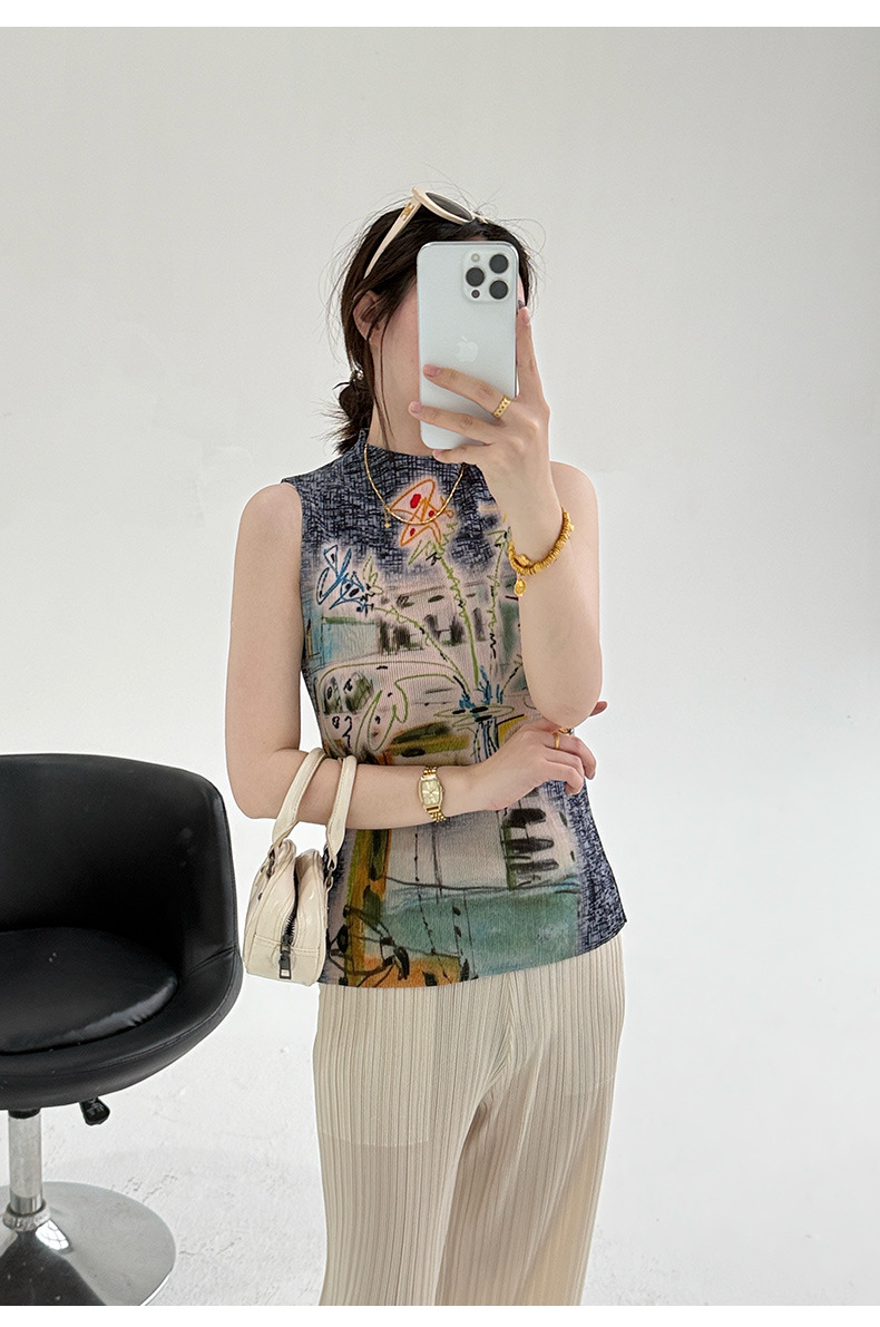 Áo ba lỗ cổ cao nữ in họa tiết retro, thiết kế xếp ly độc đáo — màu xanh nhạt chi tiết 6