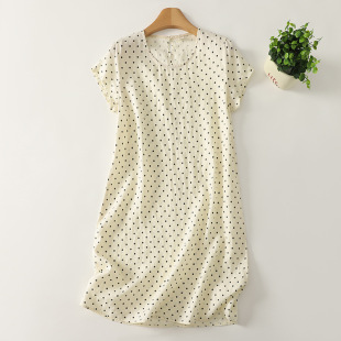 ���ĬF؛���c�����B��ȹ���ňA�I������ˇ��ϵ�L�񴩴�Ů��