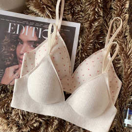 甜美透气三角杯内衣女薄款细带无痕无钢圈聚拢舒适上托防下垂文胸