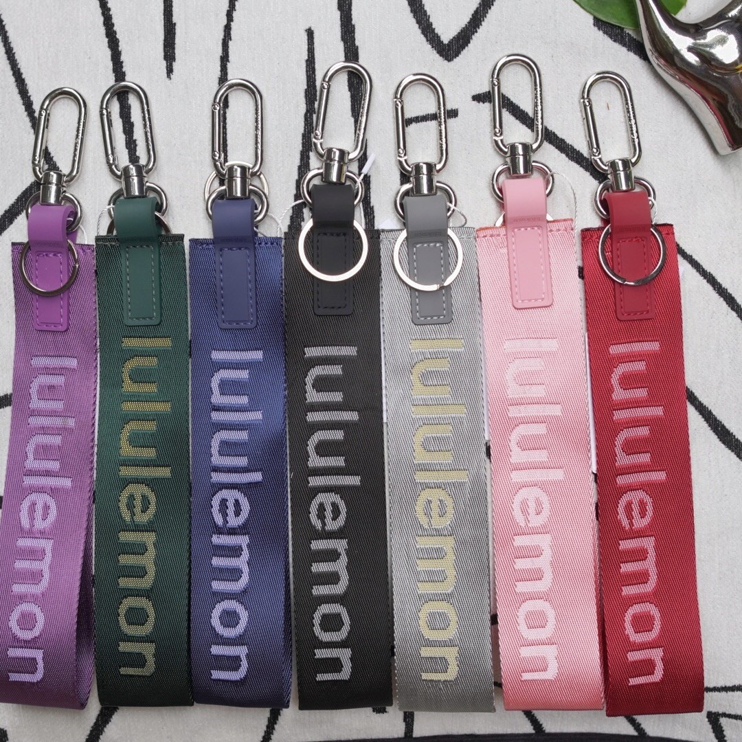 2024新款手机钥匙高质量提花挂件各种包包服饰个性潮流装饰品