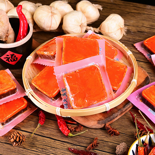 Authentic Chongqing hot pot base small pieces packed 50g Spicy small hot pot base cold pot skewers seasoning wholesale