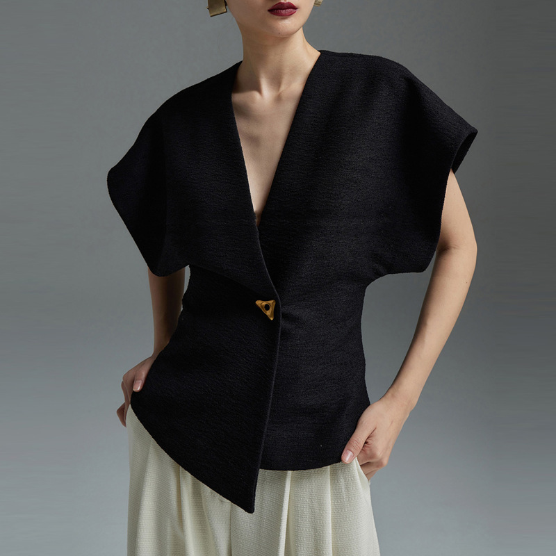 French-Style Cool and Fashionable High-End Women's Shirt 2026 Summer New Asymmetric Vest Top