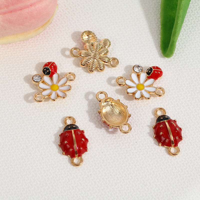 11 * 19mm, 16 * 18 mm Jewelry Making Size 10 PCS/Package 11 * 19mm 16 * 18 Mm Alloy Ladybugs Pendant DIY Jewelry Accessories