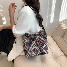 大容量水桶布包民族风休闲包韩版潮复古小包女2025新款潮手提包