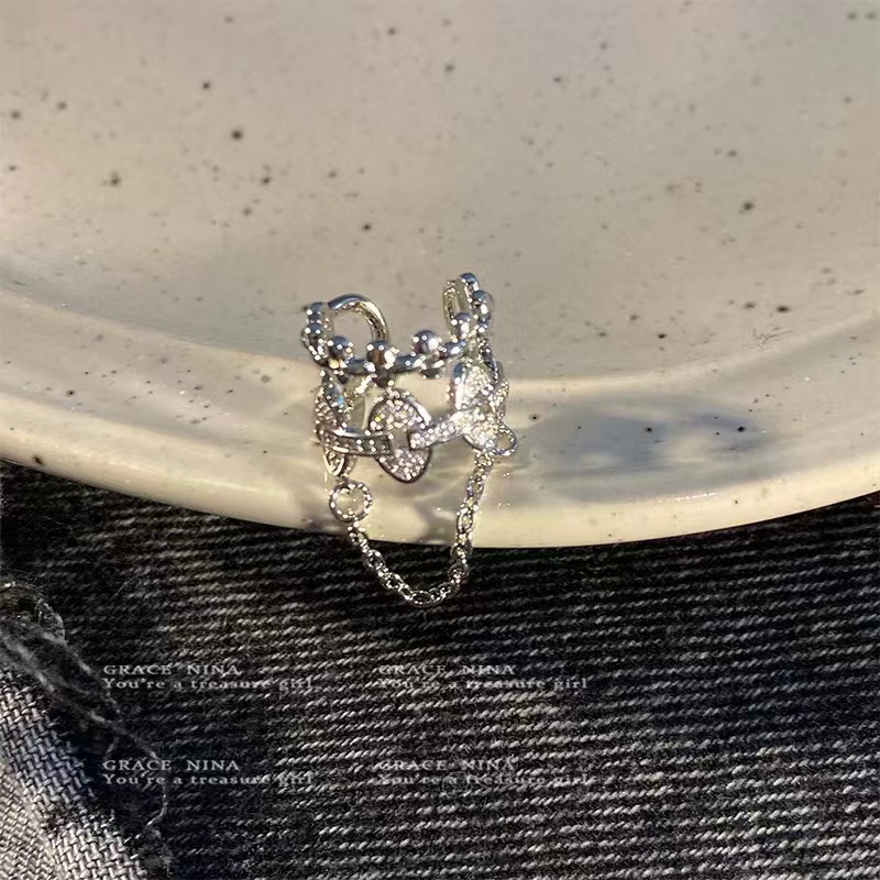 2025 Corea del Sur nueva sensación alta ligera de lujo pendientes de pendientes de nicho de diseño de pendientes de hueso de orejas de bordilla de mujer sin agujeros de orejas