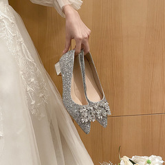 YB-A3の銀色のフランス式の中でハイヒールの女性の新型の方は結婚の靴を掛けます。