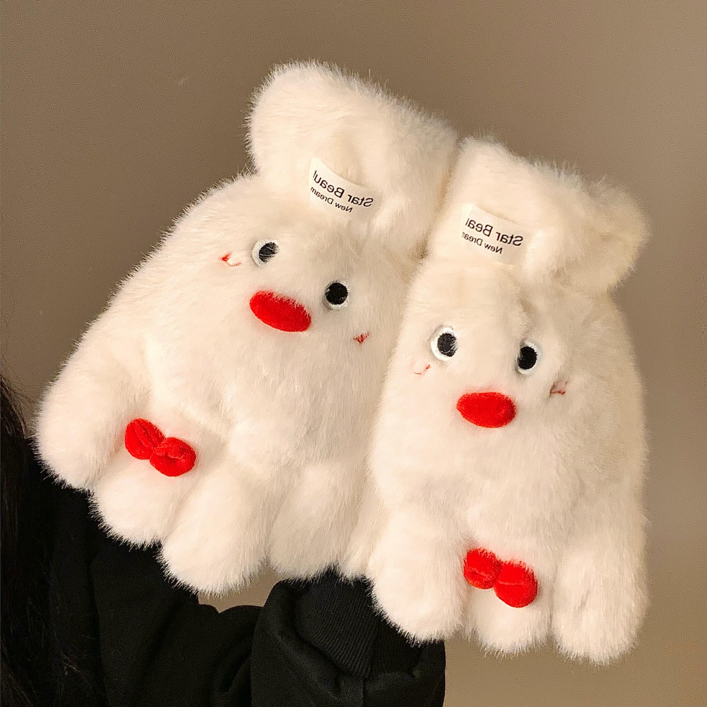 可爱企鹅毛绒手套女冬季分指加绒加厚保暖学生骑行防风围脖巾套装