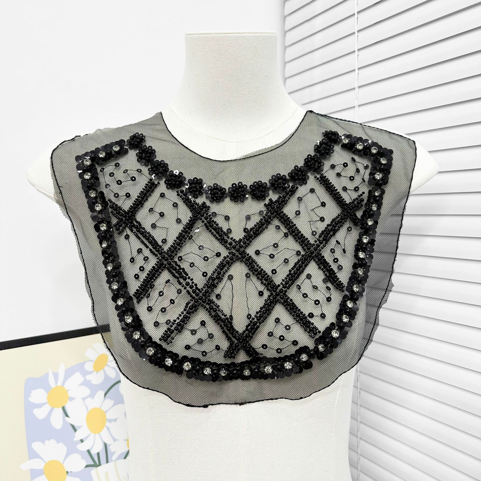 Negro y blanco pesado clavos de cuello accesorios de cuello frontal de encaje de malla damas V-collar vestido vestido image 12