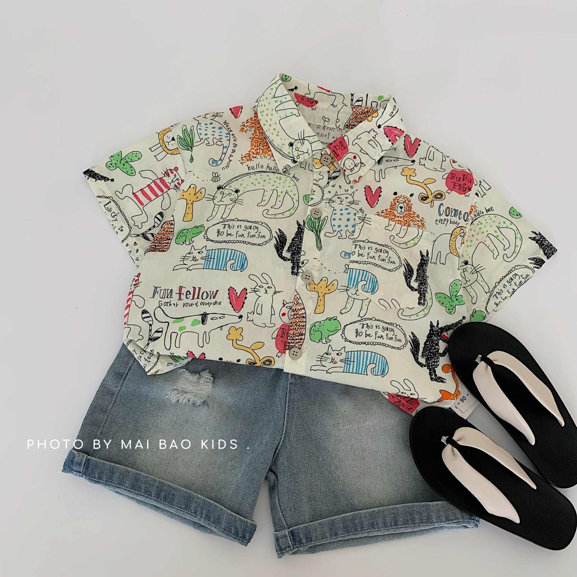 Mai Bao camisa de manga corta para niños 2025 nuevo estilo de verano de dibujos animados para niños y niñas, ropa de verano de moda para niños