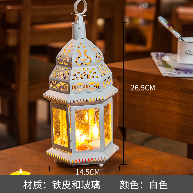 Blanco boda candelabro linterna boda carretera plomo accesorios atmósfera lámpara Marruecos viento lámpara decoración a prueba de viento vela pantalla