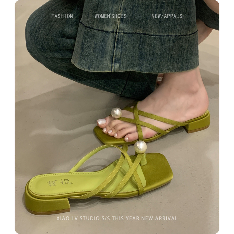 Unique Style Pearl Slippers for Women 2026 New Summer Outdoor Wear New Chinese Style Chunky Heel Large Size Sandals 41 to 43