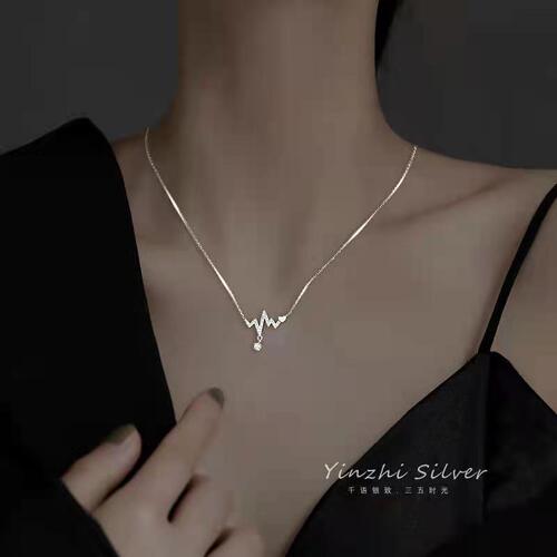 Titanium Steel Necklace Niche Design Necklace Female Butterfly Small Waist Pendant Simple Temperament Jewelry Accessories Wholesale