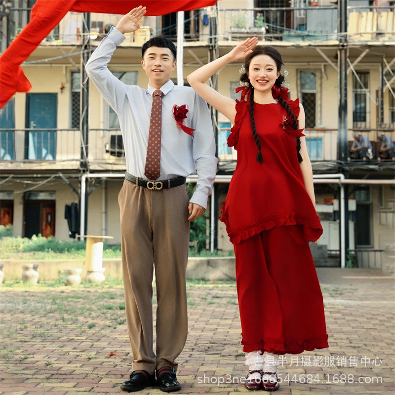 Photo Studio Photo Theme Couple Clothing New Dressing Gown Photo Red Retro Wedding Dress Bride Engagement Classy Toast