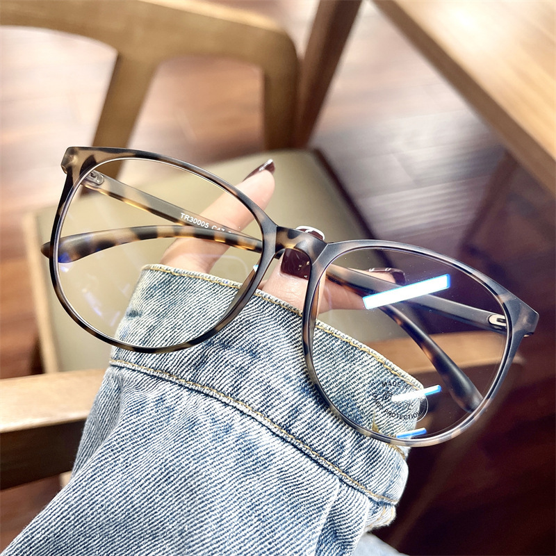 2025 Large-Frame Plain Glasses for Women with Good Looks, Imitation Wood Grain, Anti-Blue Light Glasses Frame for Men, Customizable with Prescription Lenses for Students 2025 Large-Frame Plain Glasses for Women with Good Looks, Imitation Wood Grain, Anti-Blue Light Glasses Frame for Men, Customizable with Prescription Lenses for Students